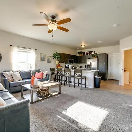 Colorado Springs Family Home About 10 Mi To Downtown!
